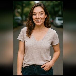 Basic Editions V-Neck Tee (Size Large)